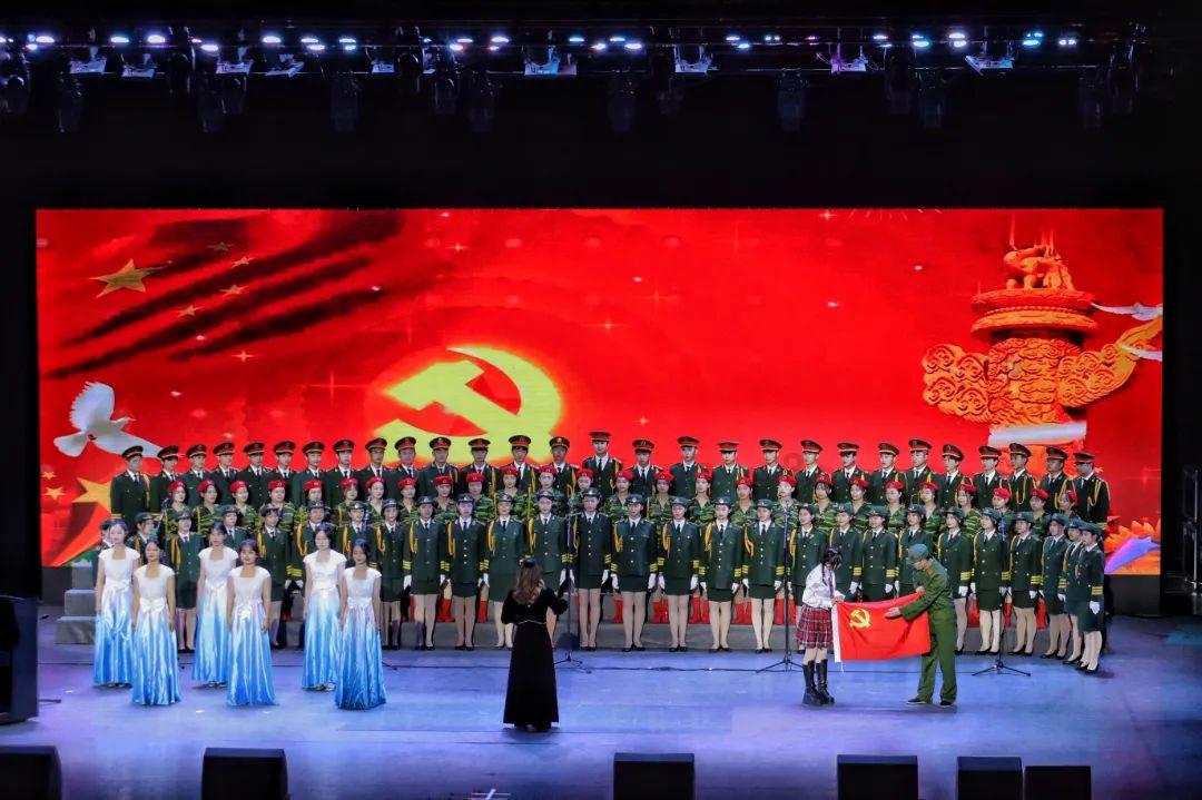 逃出昏暗的房子